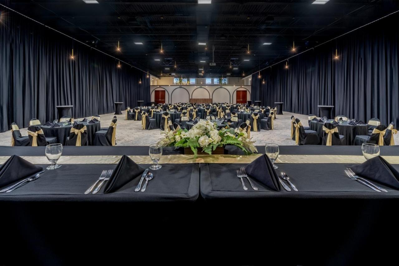 Grand Williston Hotel And Conference Center Esterno foto