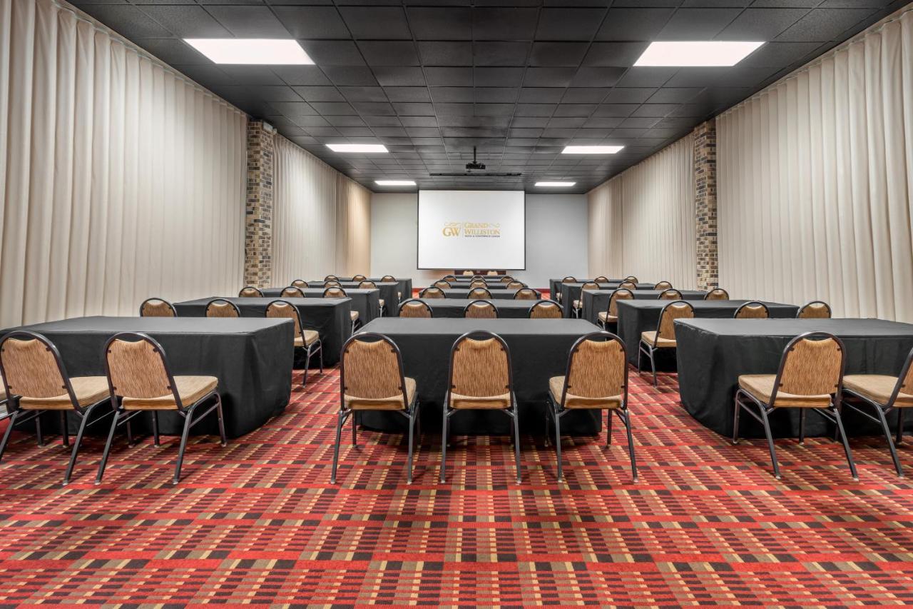 Grand Williston Hotel And Conference Center Esterno foto